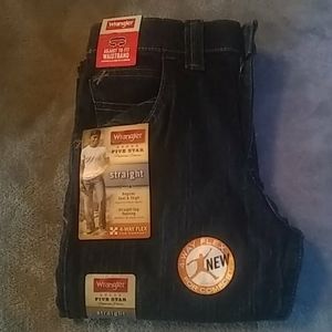 Wrangler jeans size 12 straight slim.
